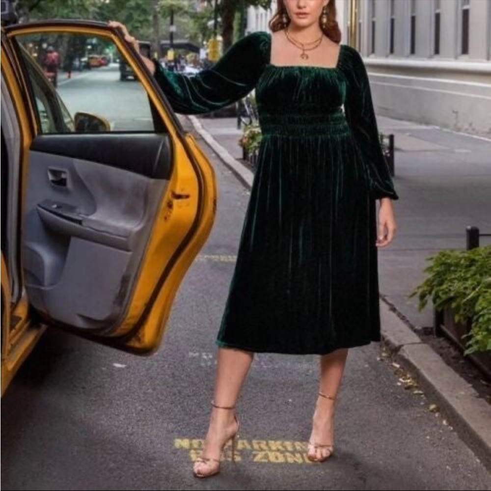 Hill House Jasmine Green Velvet Nap Dress